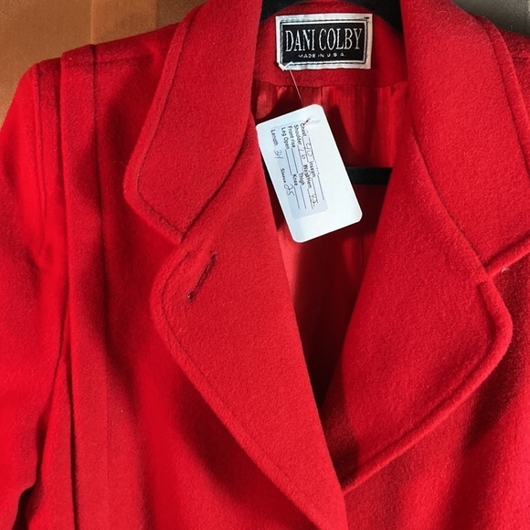 80’s‎ red Dani Colby winter coat. Nice big shoulders! Made in the USA. 3 button. - Picture 2 of 3